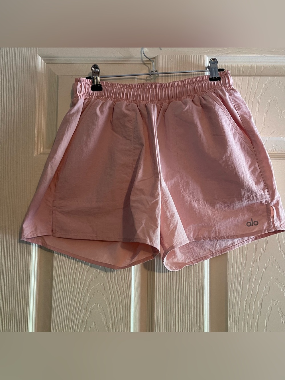 ALO Yoga Light Pink Athletic Elastic-Waist Shorts
